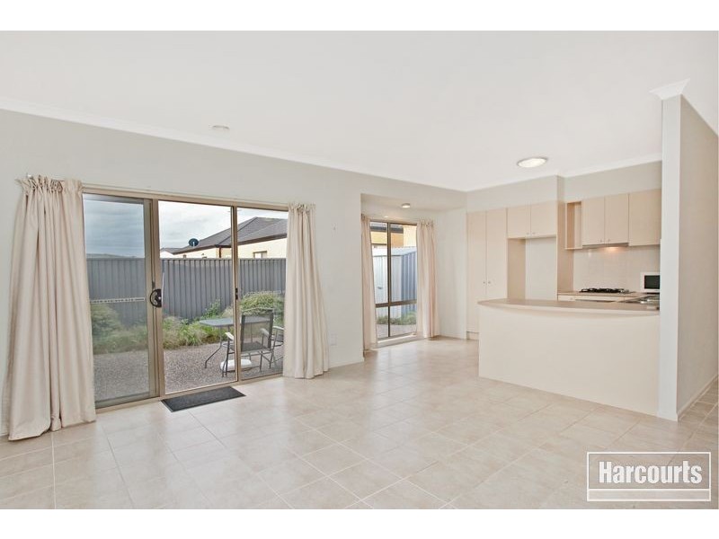 6 Paxton Link, Pakenham VIC 3810