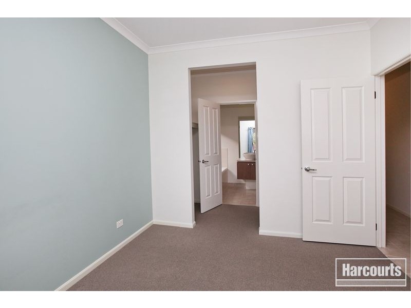 6 Paxton Link, Pakenham VIC 3810