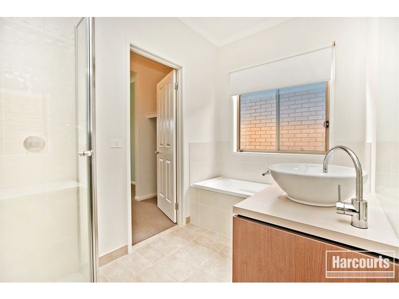 6 Paxton Link, Pakenham VIC 3810