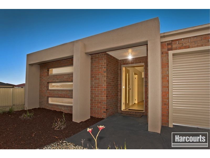1 Azure Court, Pakenham VIC 3810