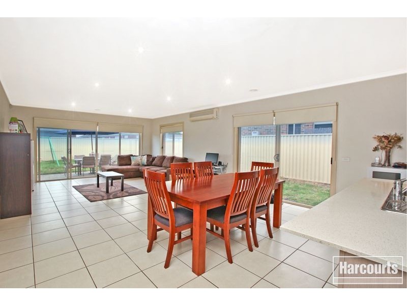 1 Azure Court, Pakenham VIC 3810