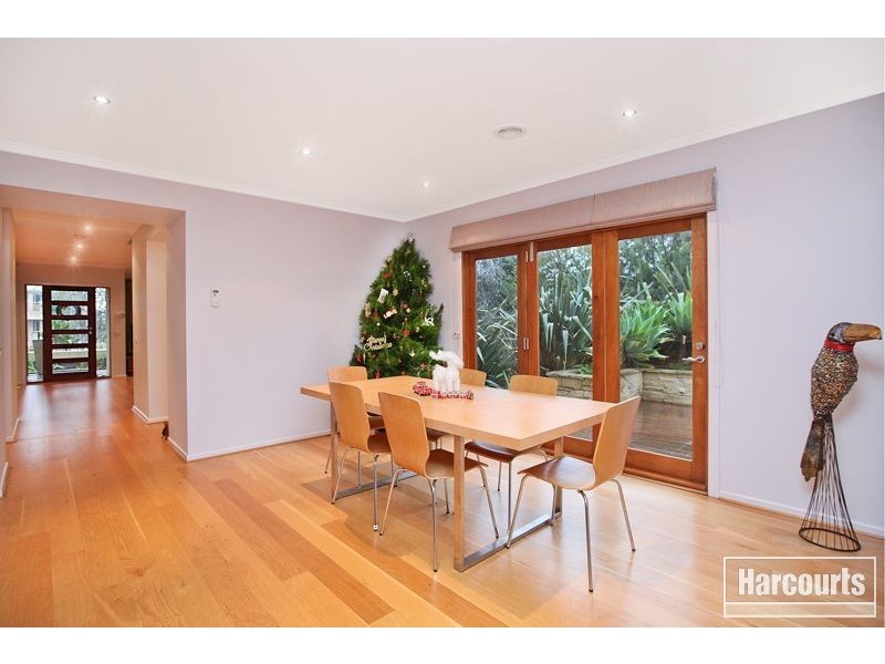 28 Fallingwater Drive, Pakenham VIC 3810