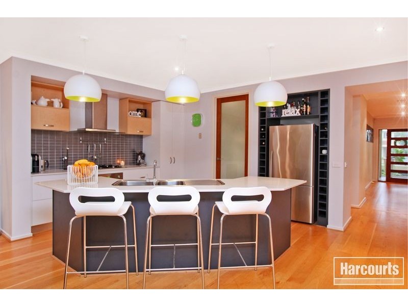 28 Fallingwater Drive, Pakenham VIC 3810