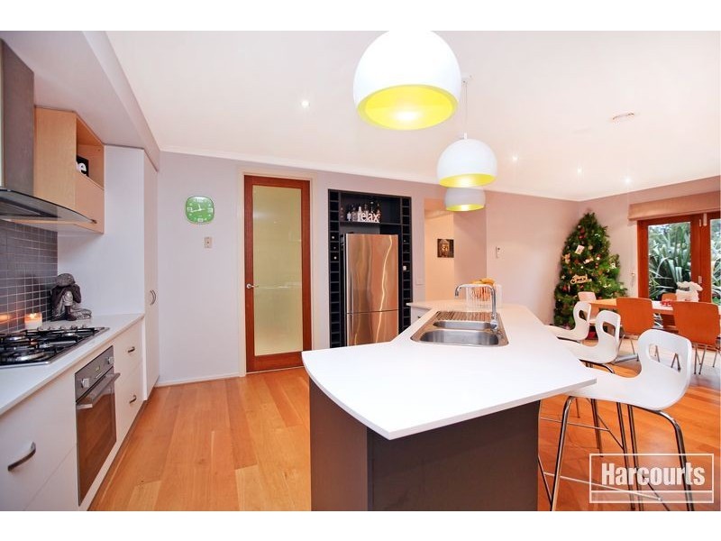 28 Fallingwater Drive, Pakenham VIC 3810