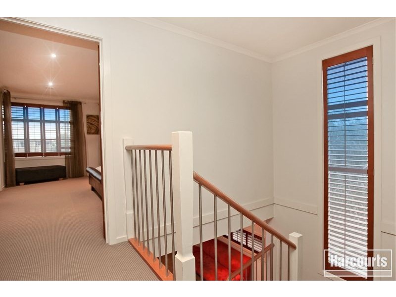 28 Fallingwater Drive, Pakenham VIC 3810