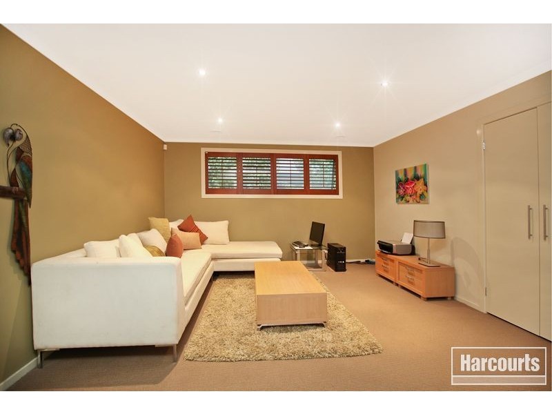 28 Fallingwater Drive, Pakenham VIC 3810