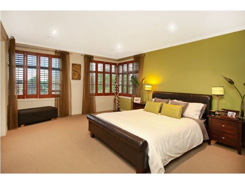 28 Fallingwater Drive, Pakenham VIC 3810