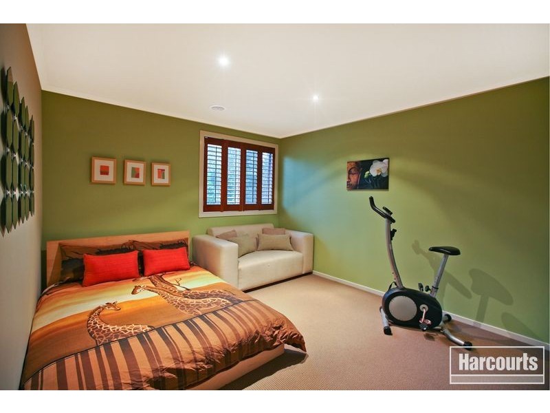 28 Fallingwater Drive, Pakenham VIC 3810