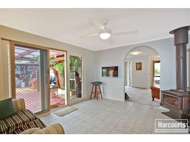 8 Timmothy Close, Pakenham VIC 3810