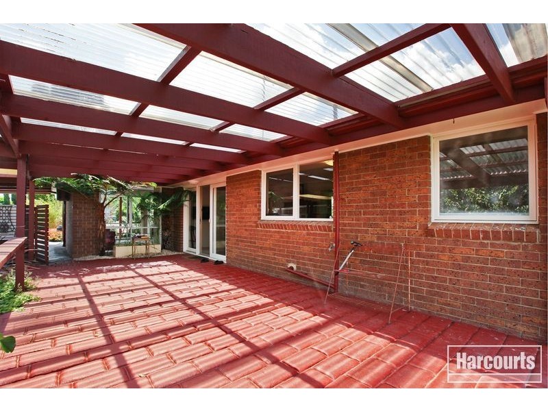 8 Timmothy Close, Pakenham VIC 3810