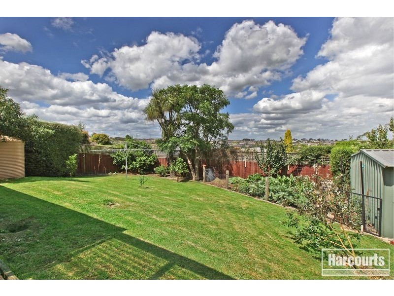 8 Timmothy Close, Pakenham VIC 3810