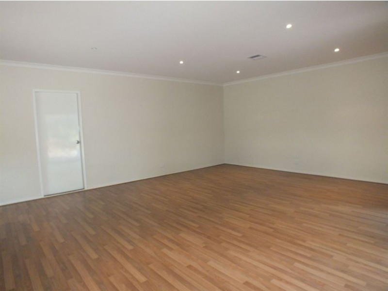 23 Kilburn Place, Pakenham VIC 3810