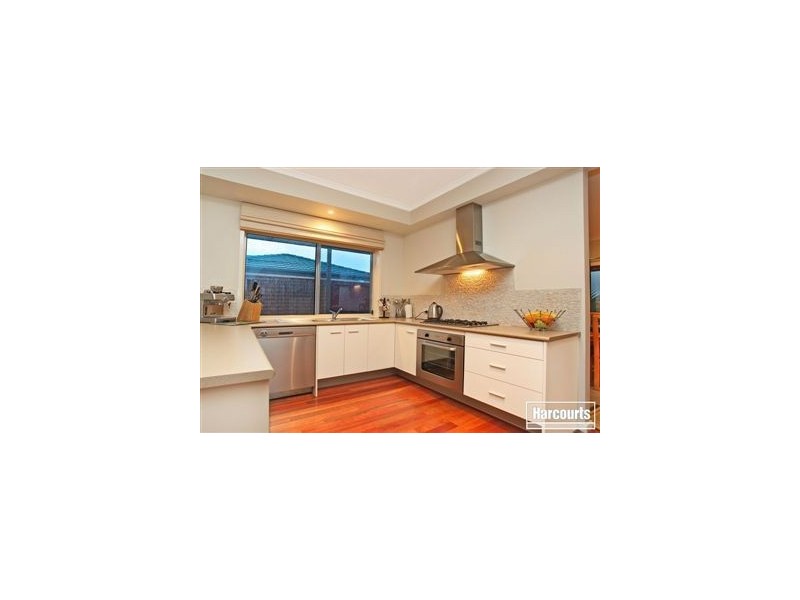 5 Fallingwater Drive, Pakenham VIC 3810