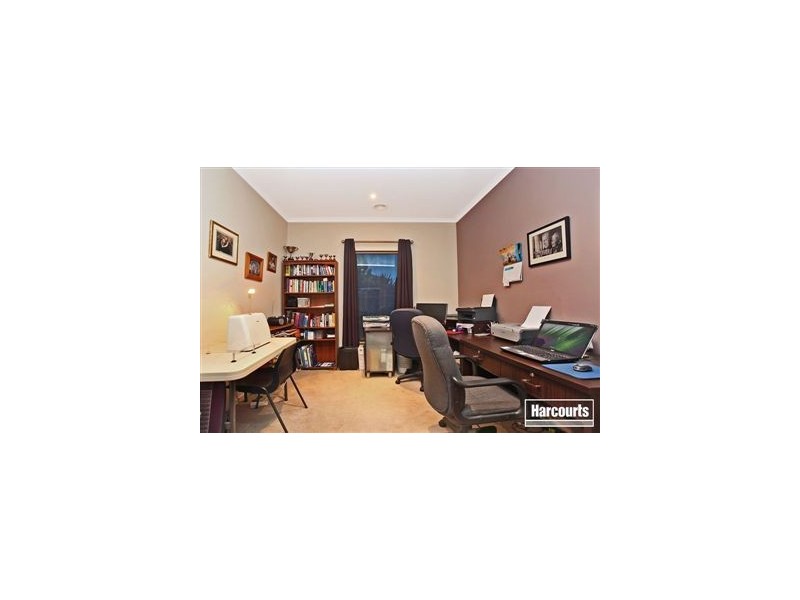 5 Fallingwater Drive, Pakenham VIC 3810