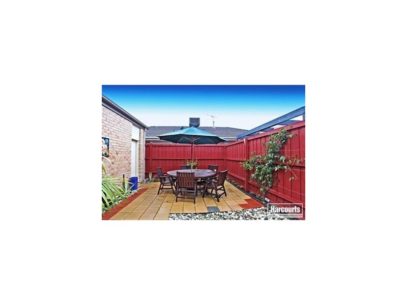 5 Fallingwater Drive, Pakenham VIC 3810