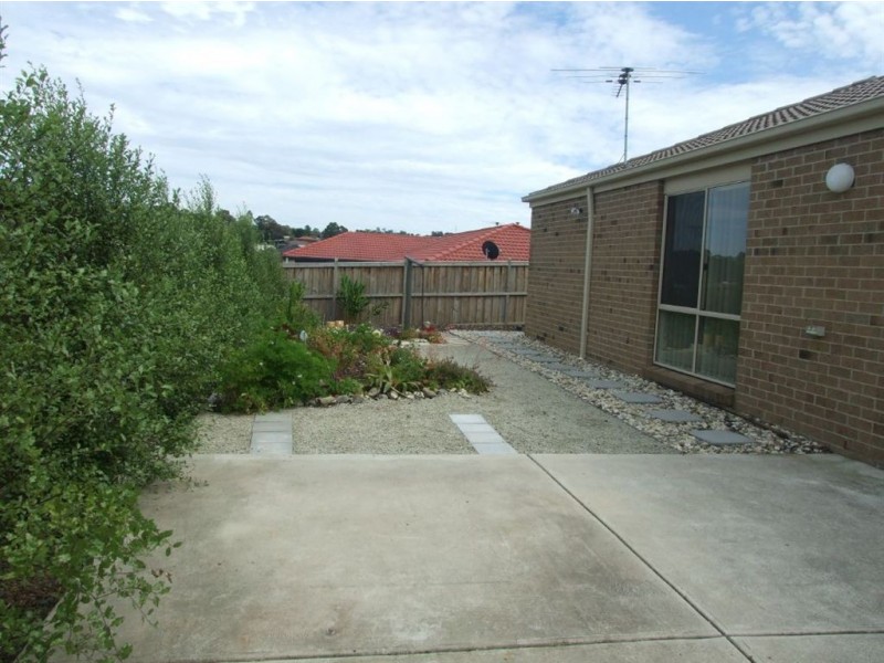 27 Bohemia Crescent, Pakenham VIC 3810