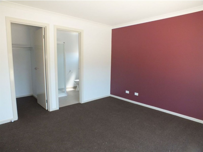 18 Scenic Drive, Clyde VIC 3978