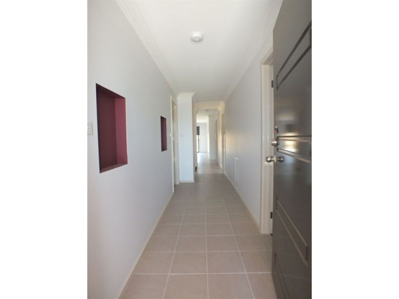 18 Scenic Drive, Clyde VIC 3978