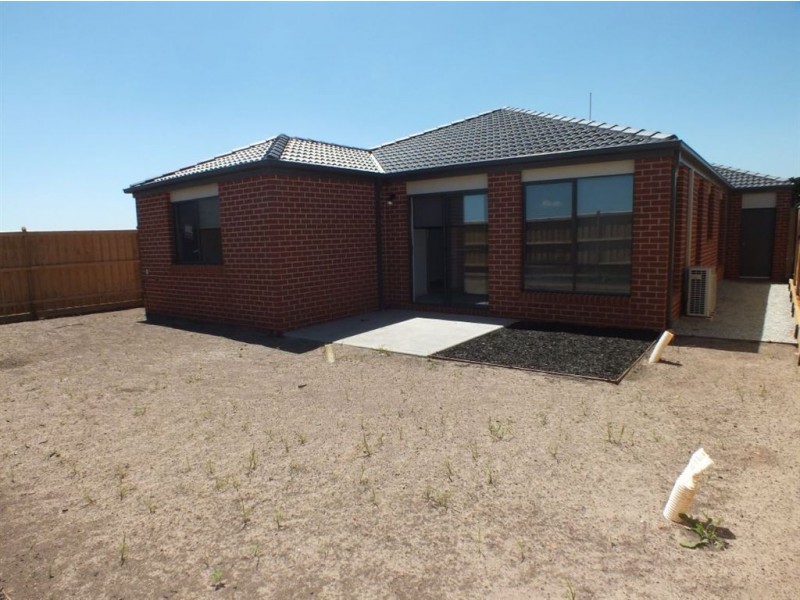 18 Scenic Drive, Clyde VIC 3978