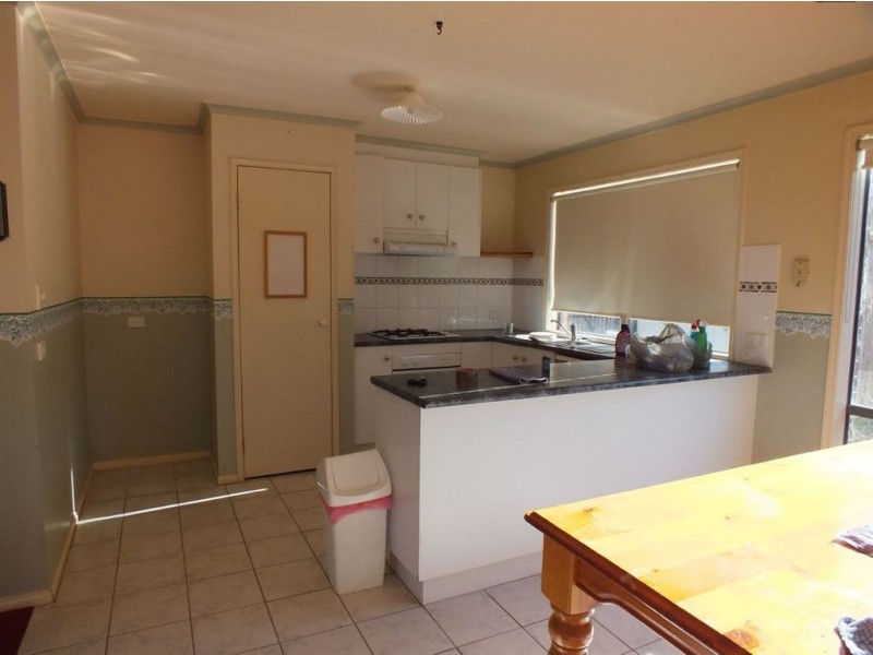 98 Ebony Drive, Pakenham VIC 3810