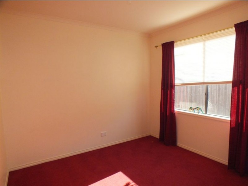 98 Ebony Drive, Pakenham VIC 3810