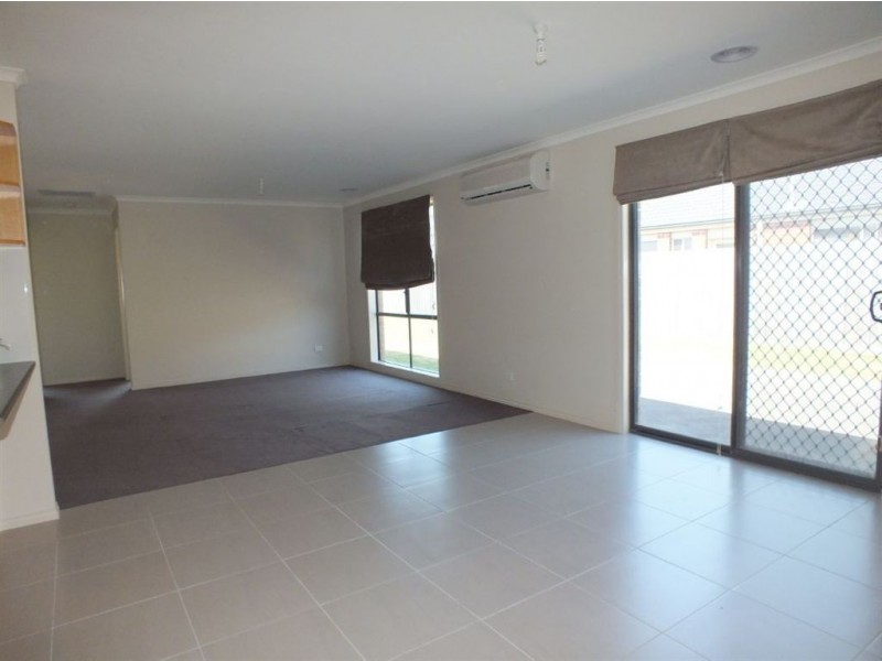 29 Pomegranate Way, Pakenham VIC 3810