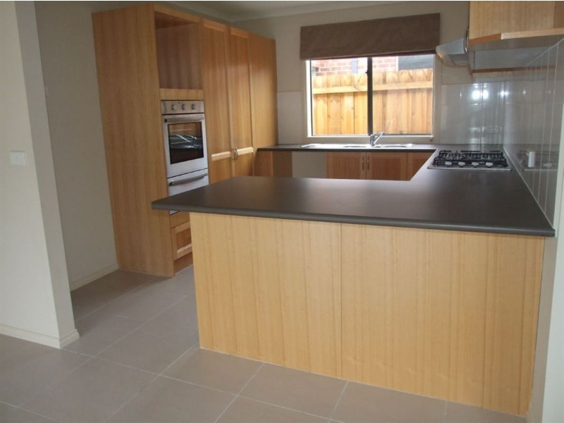 29 Pomegranate Way, Pakenham VIC 3810