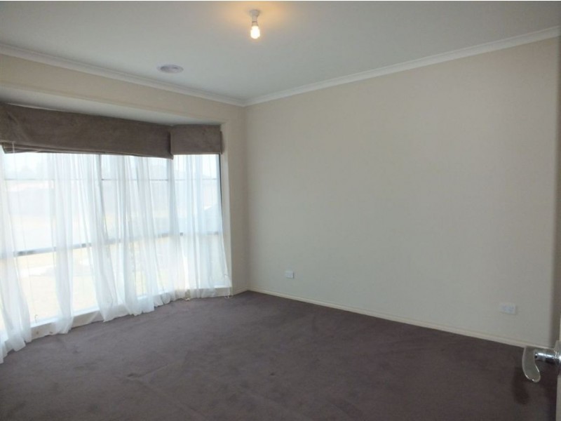 29 Pomegranate Way, Pakenham VIC 3810