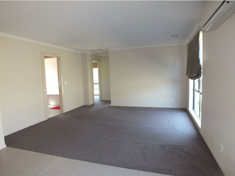 29 Pomegranate Way, Pakenham VIC 3810