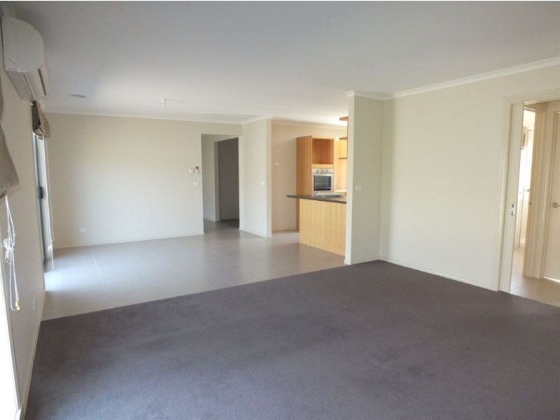 29 Pomegranate Way, Pakenham VIC 3810