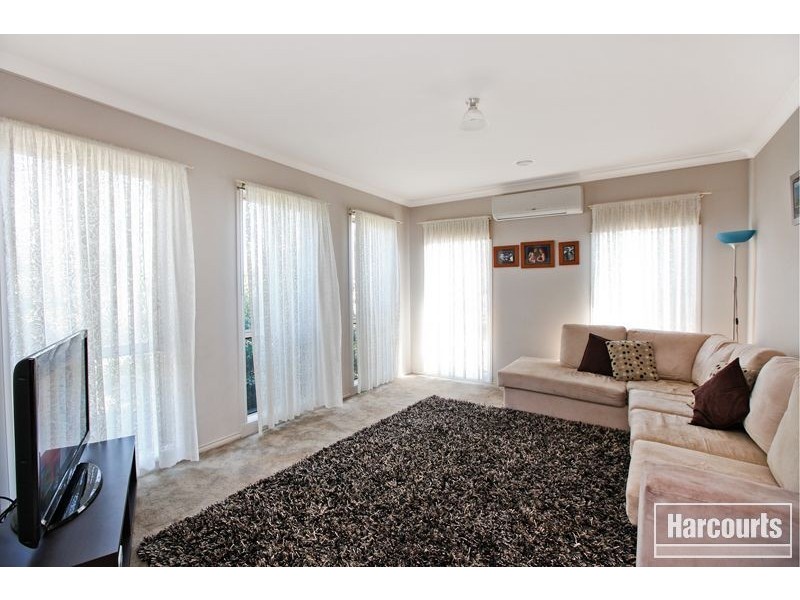 2/6A Iris Place, Pakenham VIC 3810