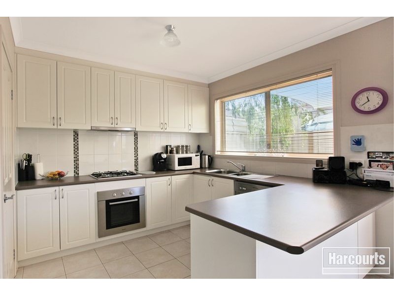 2/6A Iris Place, Pakenham VIC 3810