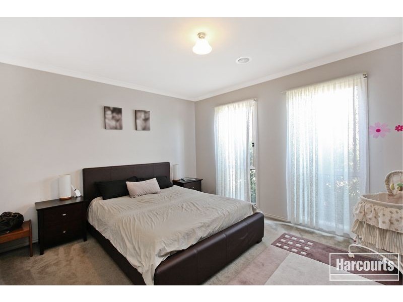 2/6A Iris Place, Pakenham VIC 3810