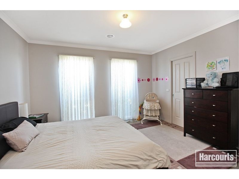 2/6A Iris Place, Pakenham VIC 3810