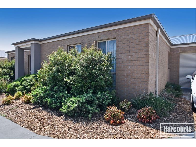 2/6A Iris Place, Pakenham VIC 3810