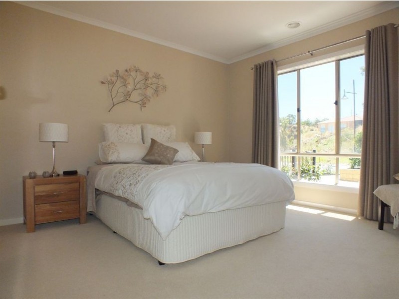 7 Victoria Place, Pakenham VIC 3810