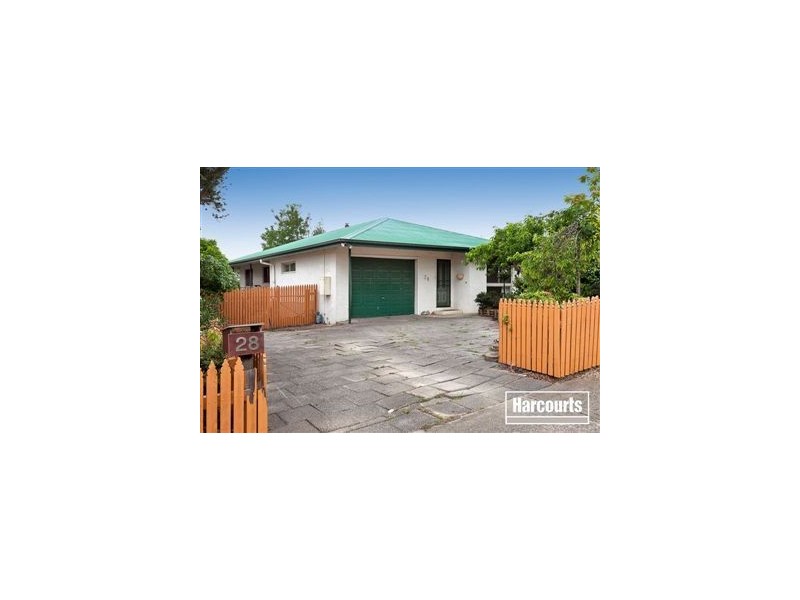 28 Leigh Drive, Pakenham VIC 3810