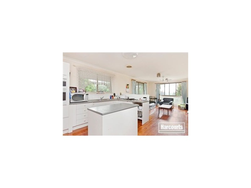 28 Leigh Drive, Pakenham VIC 3810
