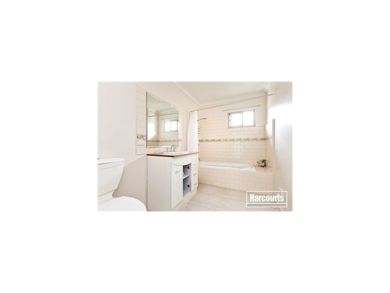 28 Leigh Drive, Pakenham VIC 3810
