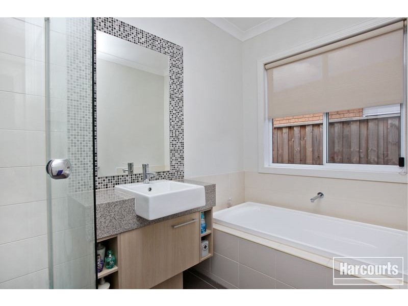 3 Kosta Boda Boulevard, Pakenham VIC 3810