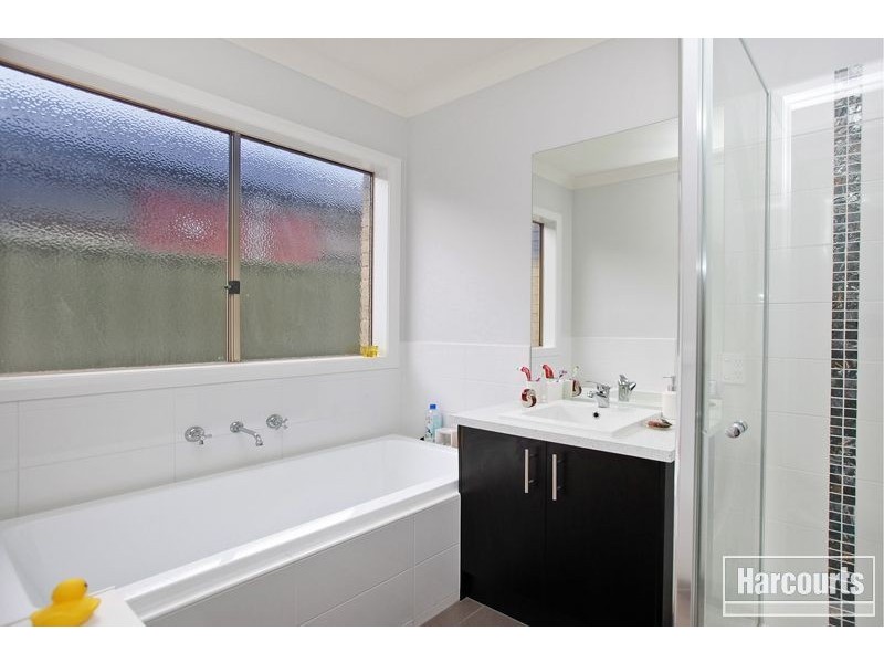 35 Edmund Street, Pakenham VIC 3810