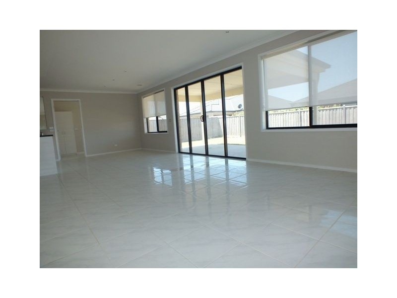 47 Greendale Blvd, Pakenham VIC 3810