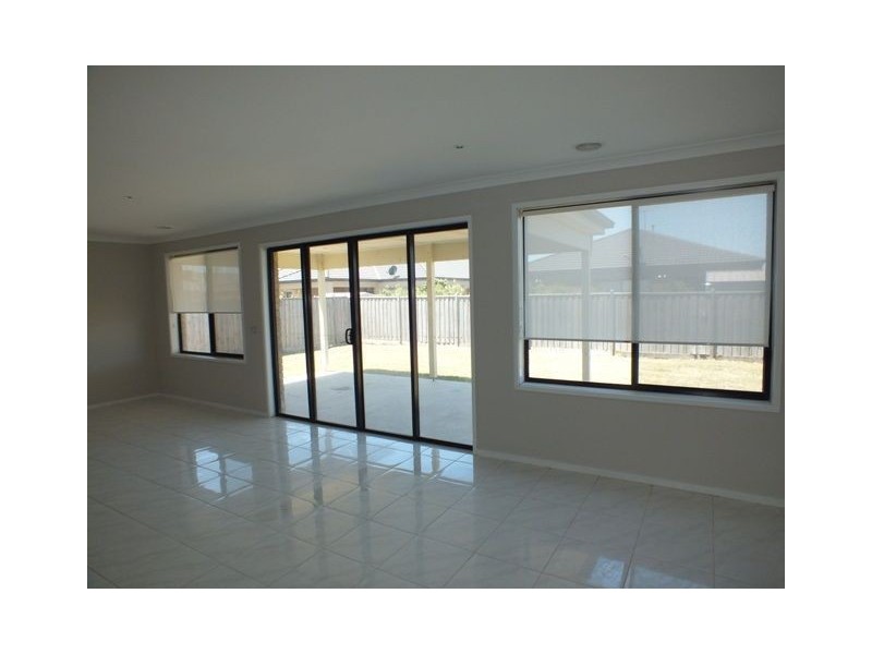 47 Greendale Blvd, Pakenham VIC 3810