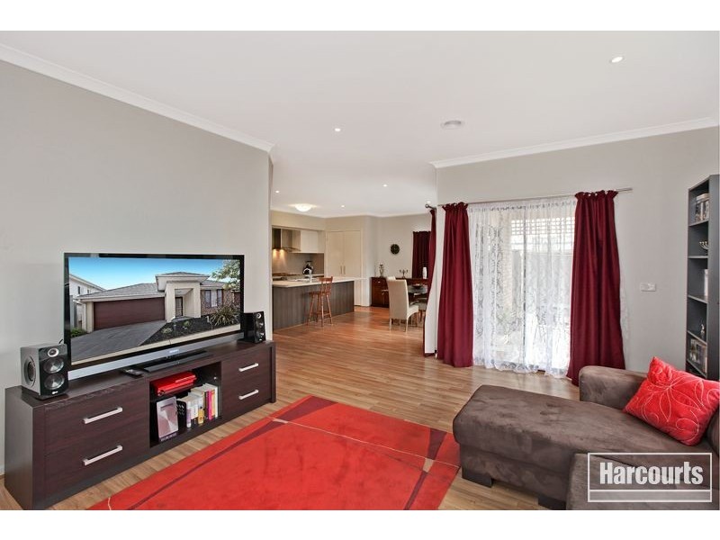 10 Edgeware Close, Pakenham VIC 3810