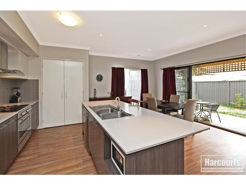 10 Edgeware Close, Pakenham VIC 3810