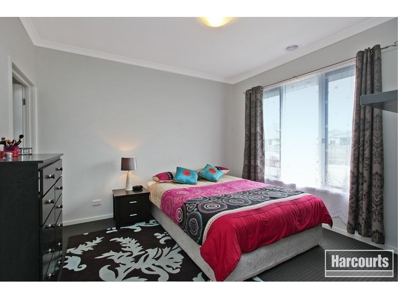 10 Edgeware Close, Pakenham VIC 3810