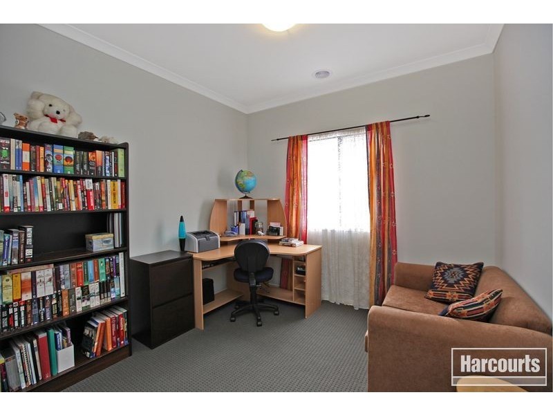 10 Edgeware Close, Pakenham VIC 3810