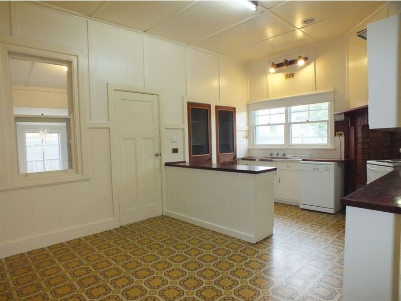 19 Rogers Street, Pakenham VIC 3810