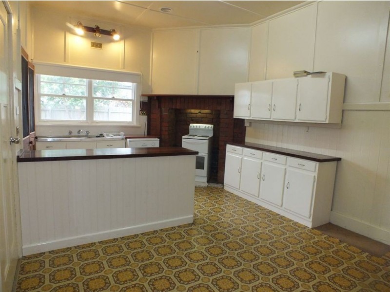 19 Rogers Street, Pakenham VIC 3810