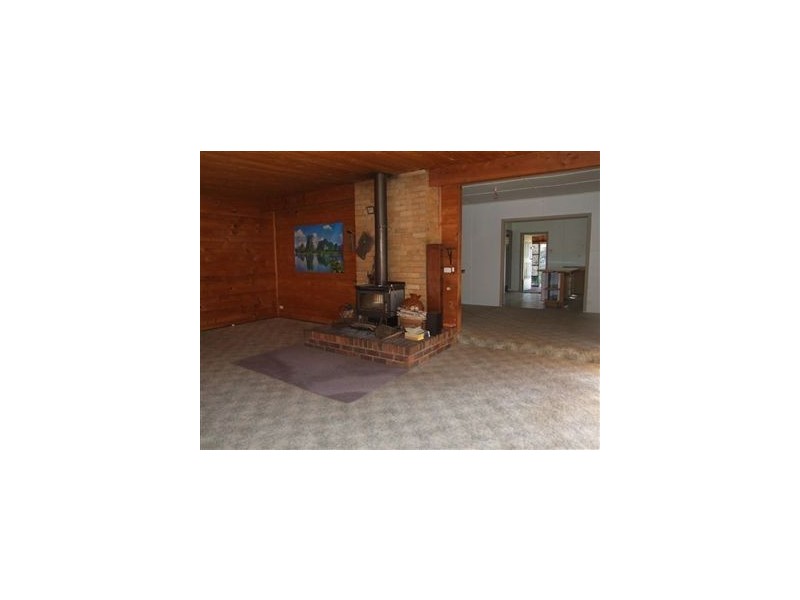 210 Officer Road, Officer VIC 3809